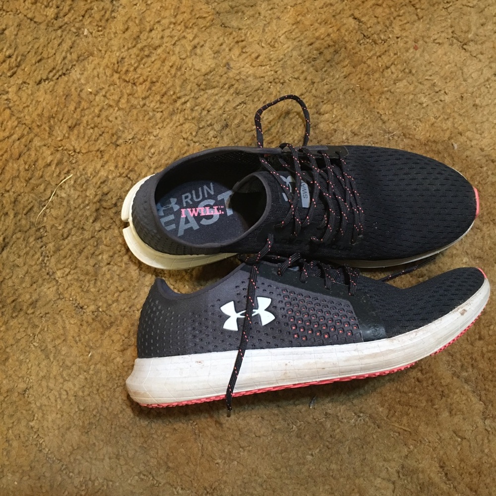 Under armer running shoes size 8
